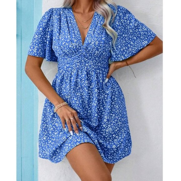 Plus Floral Print V neck Butterfly Sleeve Mini Dress - Picture 1 of 7